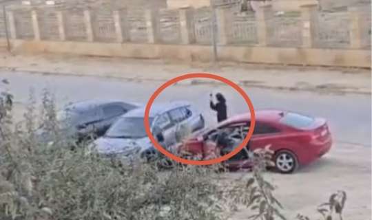 Bakıda ərinin xəyanətini öyrənən qadın maşınını çilik-çilik etdi - ANBAAN VİDEO