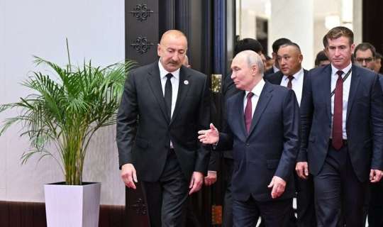 Putin MDB sammitində İlham Əliyevlə ayaqüstü söhbət etdi 