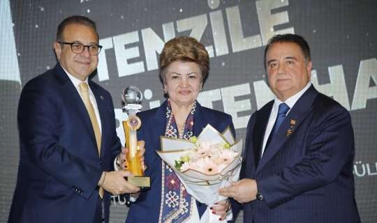 Tənzilə Rüstəmxanlı İstanbulda “İlin Qızıl Adamı” seçildi 
