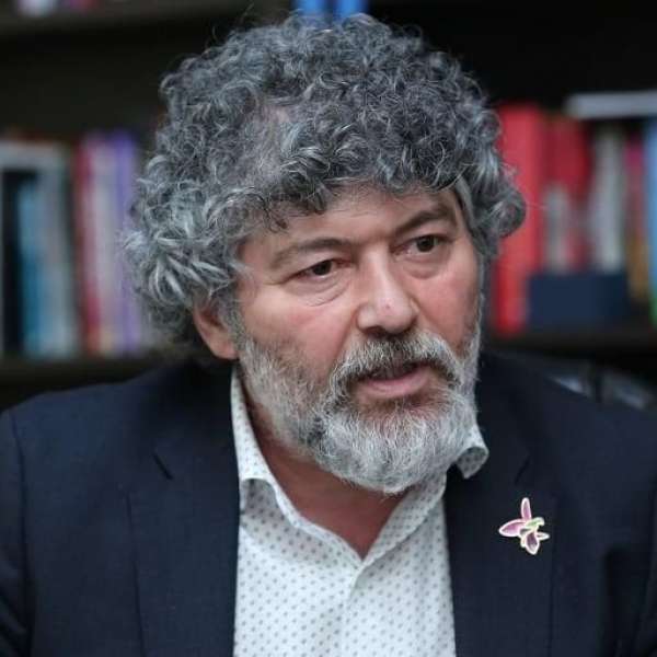 Nazirlikdən kitab qadağası – Tanınmış naşirdən sərt reaksiya 