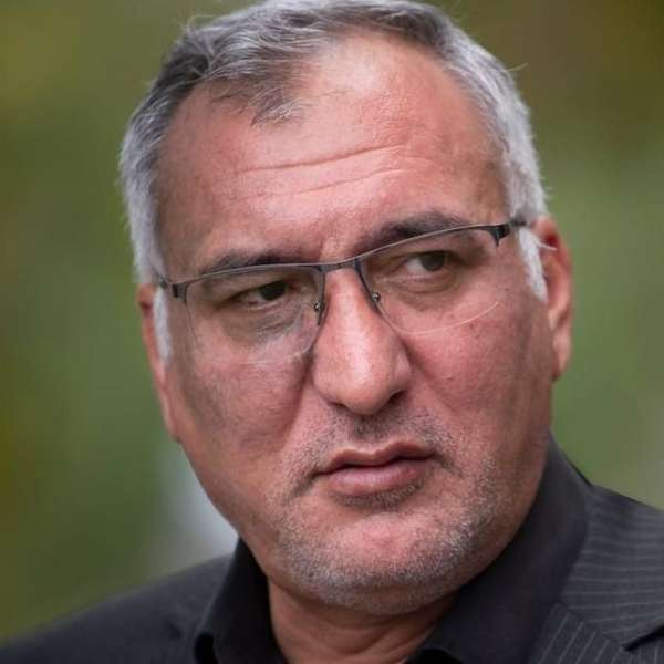 Yaşamaq üçün mütləq kiminsə bığının altından keçməlisən – Şərif Ağayar - VİDEO 