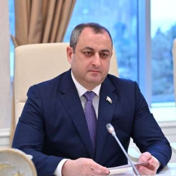 Cəmiyyətin tənqid hədəfinə çevrilmiş məmur obrazını Adil Əliyev… - Murad Köhnəqalanın yazısı 