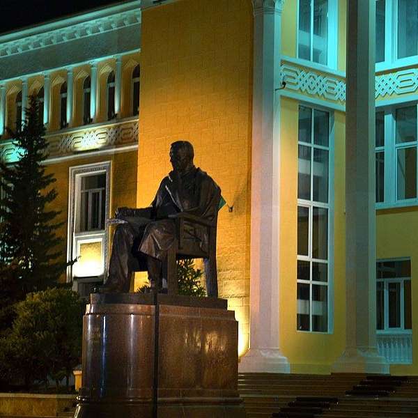  Mədəniyyət sahəsindəki səs-küylü mübahisələrə sözardı... 