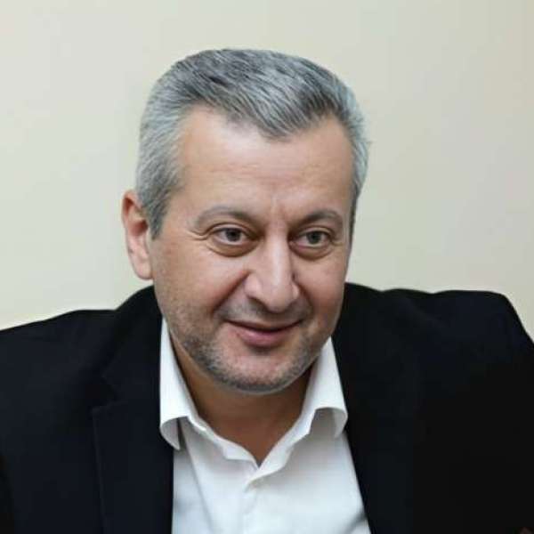 Muğannanı səhv anlamısınız: “ruhu sizlə olan” bu Nəsimi deyil... 