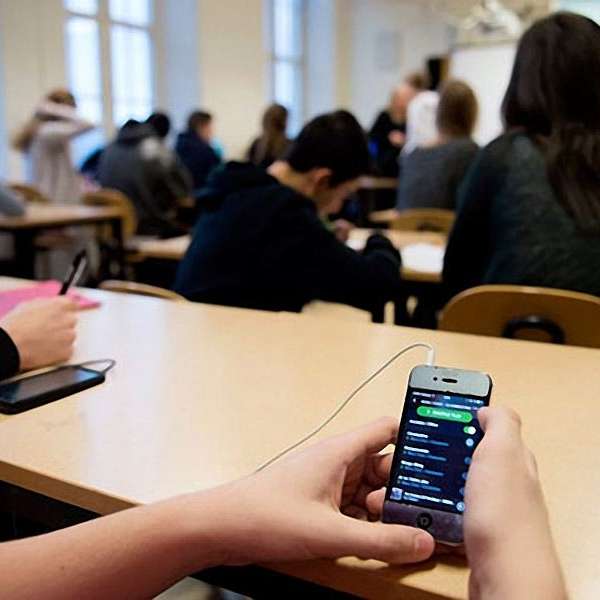 Məktəb terroru: Qatil kimdir – şagird, yoxsa sosial media? 