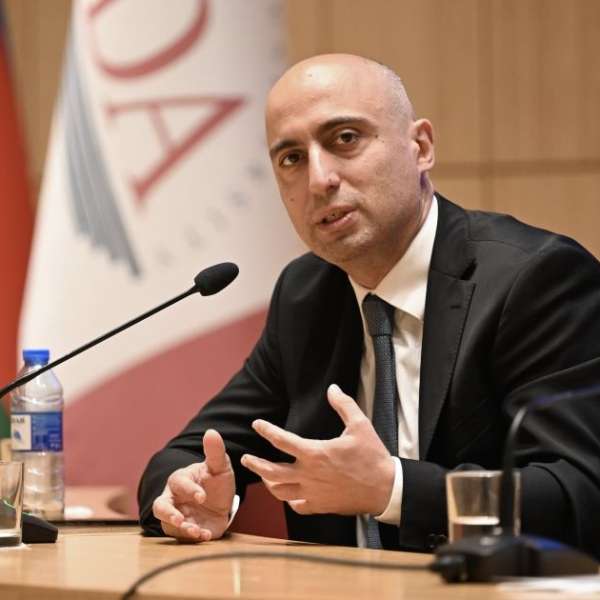 Nazirin dağıtdığı “vitrinlər” -  Uğurun yanlış ölçüsü