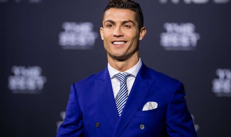 Ronaldu millidən ayrıldı, azarkeşlər etirazlarını qeyri-adi formada bildirdilər 