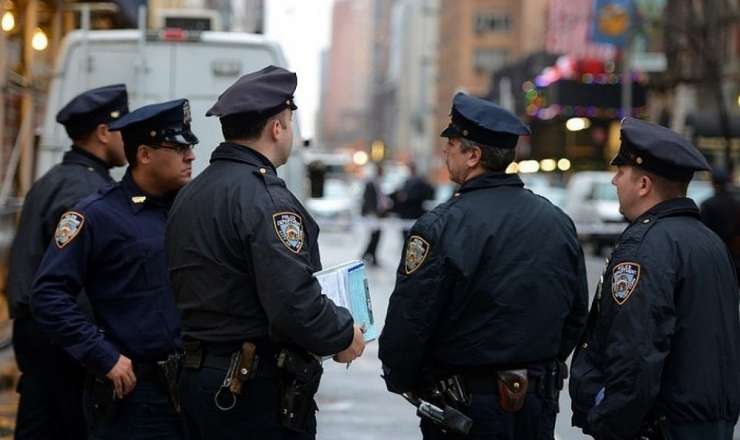 ABŞ-də sinaqoqa hücum oldu - VİDEO 