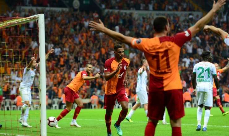 Azərbaycanlı futbolçu “Qalatasaray”da 