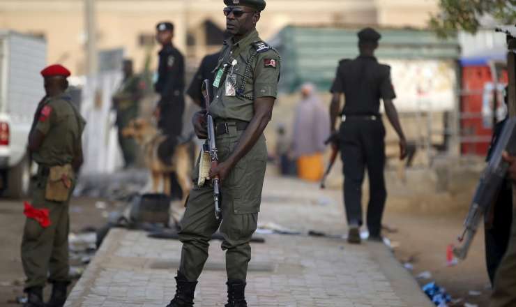 Bu ölkədə 300-dən çox şagird və müəllim oğurlandı 