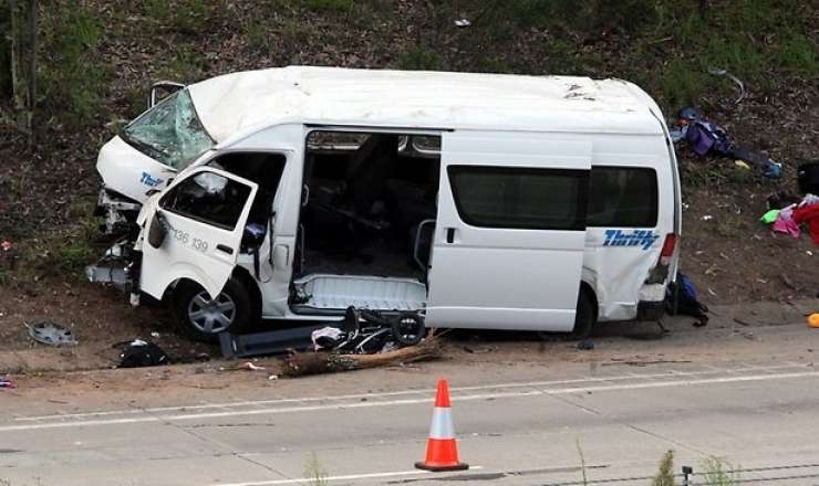 Sabirabadda şagirdləri daşıyan mikroavtobus aşdı -  VİDEO