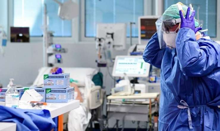 Ölüm faizi 80%-ə çatan virus yenidən yayılır: tibb işçiləri də yoluxub 