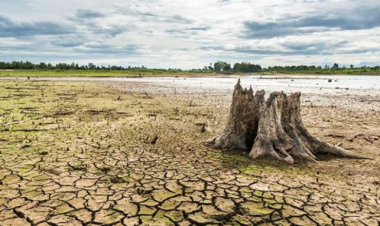 Quraqlıq İranı qonşu ölkələrdən su almağa məcbur edir 