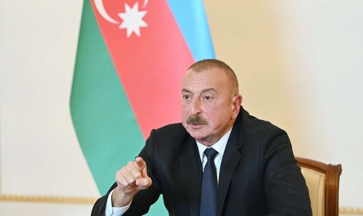 Prezident: “Odur ki, yenidən borc götürməyə başladıq” 