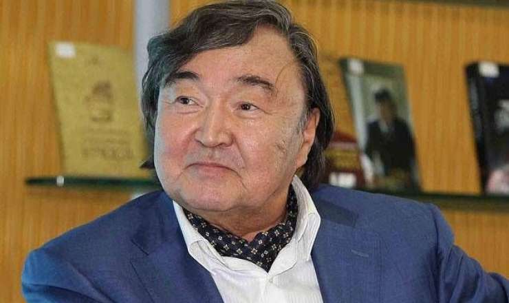 Oljas Süleymenov Nobelə namizəd göstərildi 