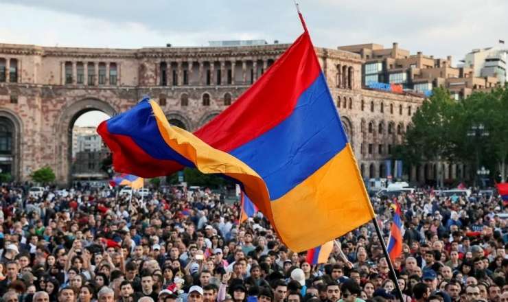 Karapetyana dəstək aksiyası başladı 