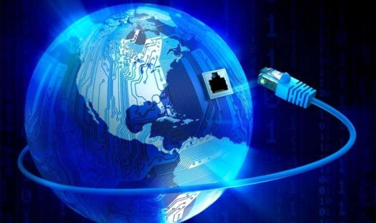 Rusiyada internet sistemi sıradan çıxa bilər - Fadeyev 