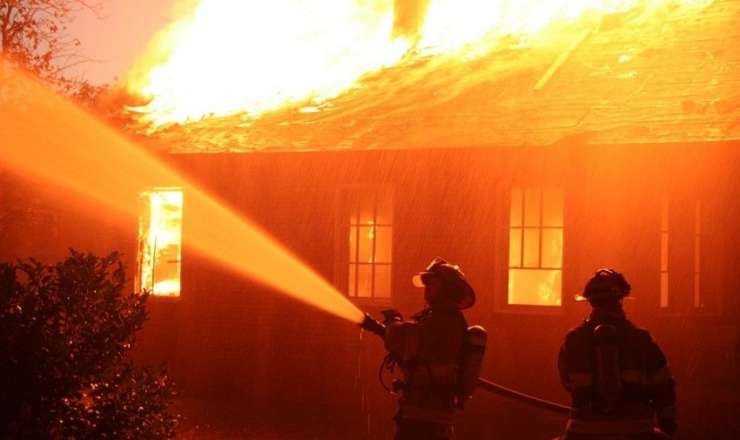 Evdə partlayış oldu, xəsarət alan var  - VİDEO