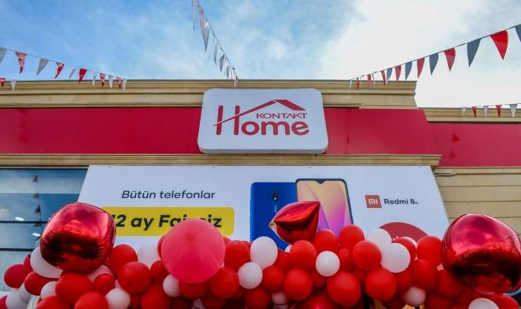 “Kontakt Home”da ər arvadını bıçaqladı 