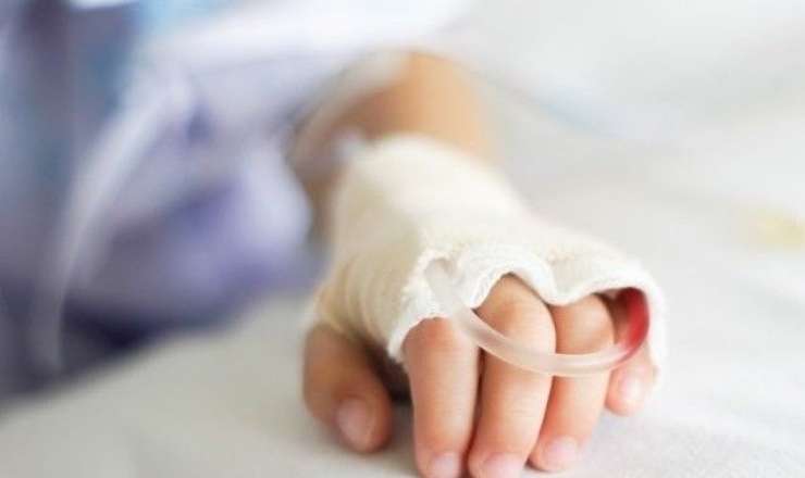 Ağcabədidə ölən doqquzaylıq körpənin atası: "Xəstəxana hava balonu tapmadı" 