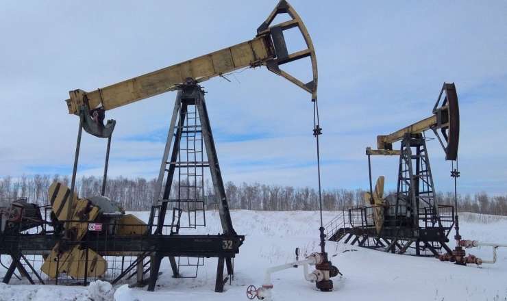 Rusiyada neft böhranı – İstehsal son 15 ilin minimumuna düşdü 