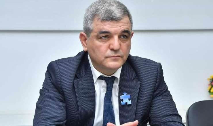 Fazil Mustafanın Şuraya etirazı, aparıcıya dəstəyi və yanlışı... 