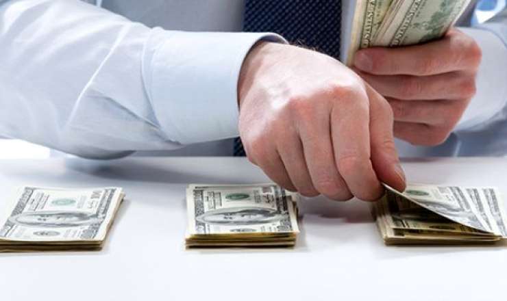 Bankların dollar alışı artdı, satışı azaldı 