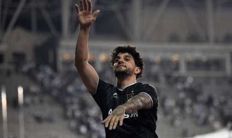 "Qarabağ"ın ulduzu xanımı ilə - FOTO 