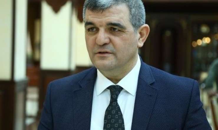 Sabiq nazir Fazil Mustafanın cəzalandırılmasını istəyir 