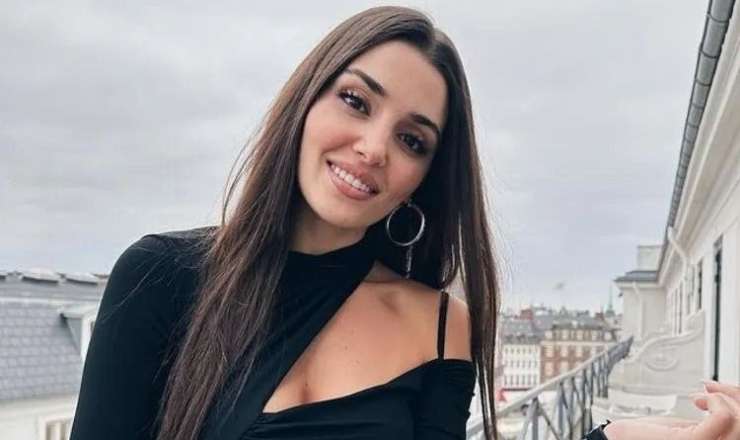 Hande Erçel hava limanında saxlanıldı 