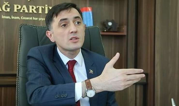 Rəhbər şəxs qohumlarını işə götürə bilər? 