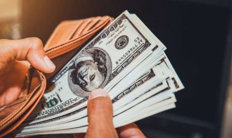 Dollar almaq istəyənlərin  nəzərinə
