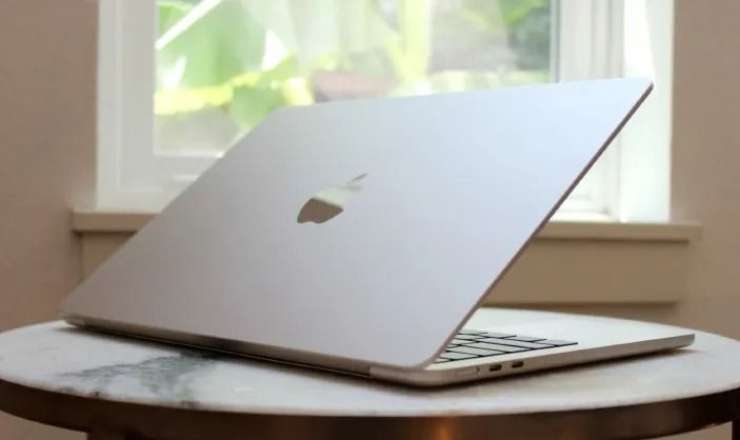 Apple “hamı üçün” noutbuk buraxacaq - Satışda nə vaxt olacaq? 