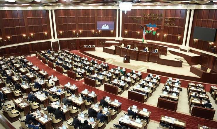 Deputatlar büdcəni ikinci oxunuşda təsdiqlədi 