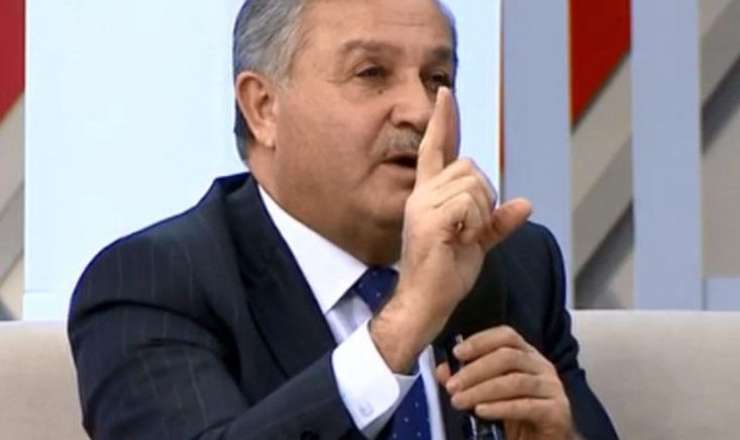 Yalvarıram, imkan verin, yaşayım - Əməkdar artist 