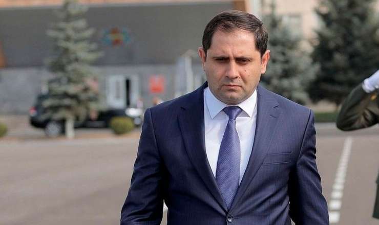 Ermənistan yalnız yeni nəsil silahlar alır - Papikyan