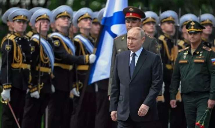 Hər ilin sonunda MDB dövlət başçılarını Peterburqa dəvət etmək... 