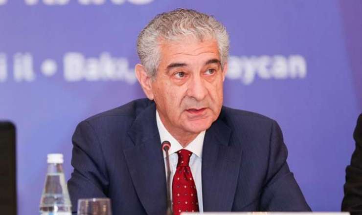 Əli Əhmədovun oğlu özəl klinikasındakı vəzifəsindən getdi 