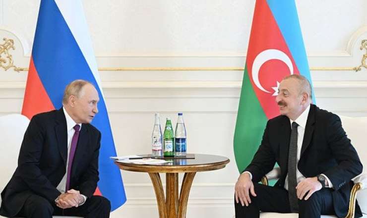Əliyev-Putin görüşü başladı - İLK KADRLAR 