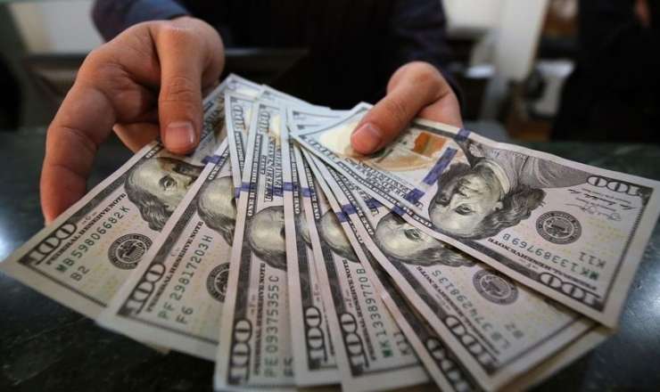 8 ildən sonra ilk: dollar ən kəskin ucuzlaşmanı nümayiş etdirir 