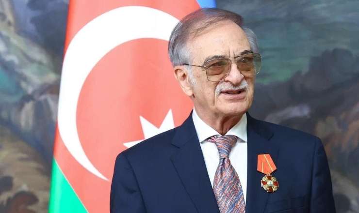 Polad Bülbüloğlu Şuşadakı bağını göstərdi - VİDEO 