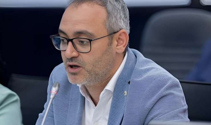 Böyük cinayət izi: titan dişlər, mərc oyunları, bank kreditləri 