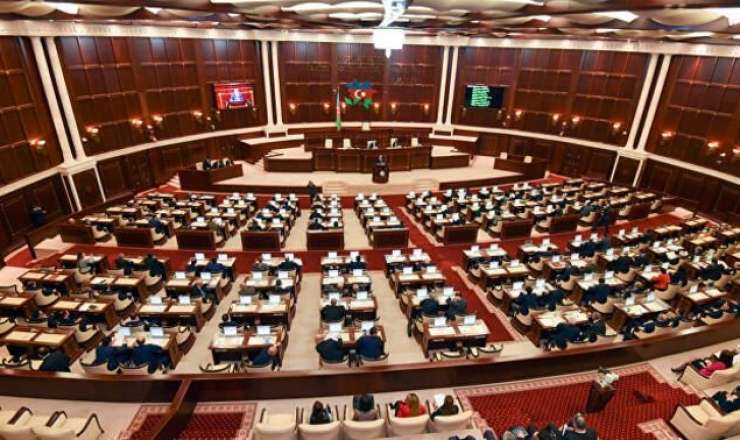 Milli Məclisin iclası başladı, hökumət hesabat verir 