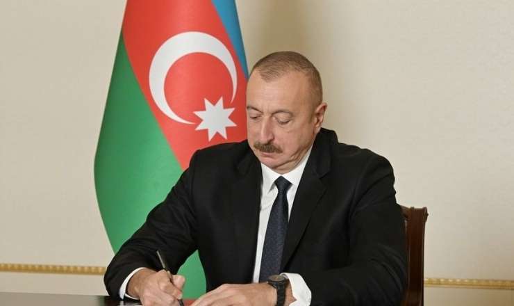 Prezident əmək pensiyaları ilə bağlı fərman İMZALADI