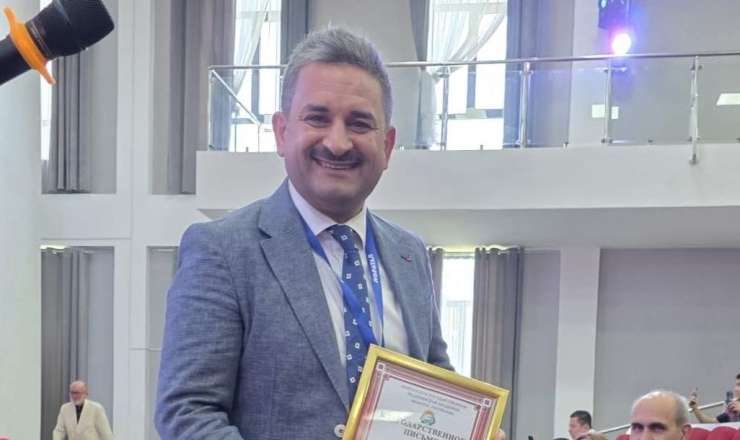 Məşhur LOR həkim beynəlxalq birliyin vitse-prezidenti seçildi - FOTO 