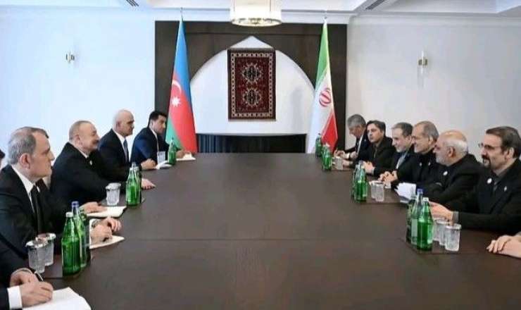 Əliyev və Pezeşkianın Xankəndi görüşündə divradakı xalçanın mesajı... - Foto  