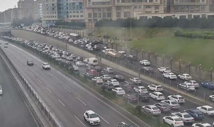 Yasamalda yol qəzası oldu 