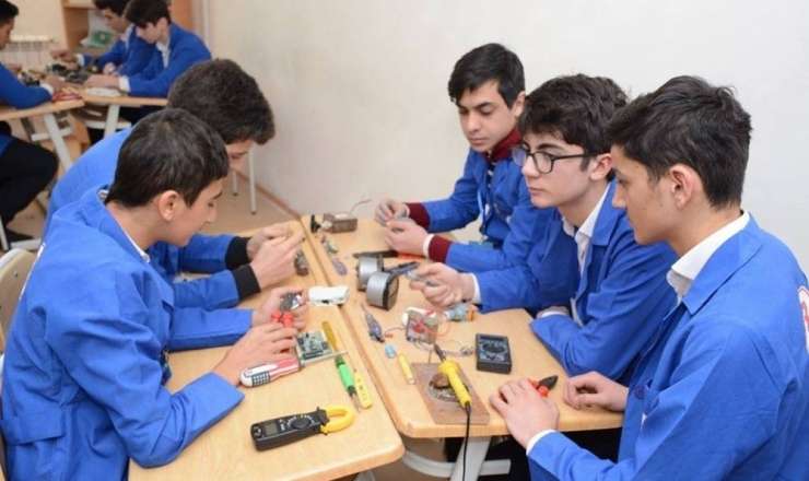 Peşə məktəblərinə tələbə qəbulu BAŞLADI - FOTO