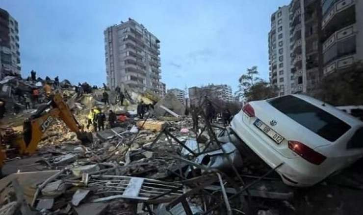 Türkiyədə dağıdıcı zəlzələ oldu-  Dağıntılar altında qalanlar var