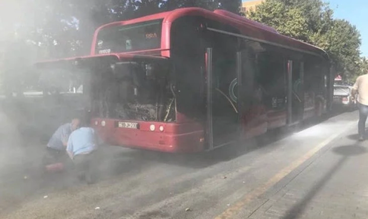 Bakıda "BakuBus" TÜSTÜLƏNDİ - Həyəcanlı GÖRÜNTÜLƏR